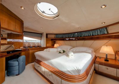 Superyacht Sunseeker 105 M/Y BABY VIP